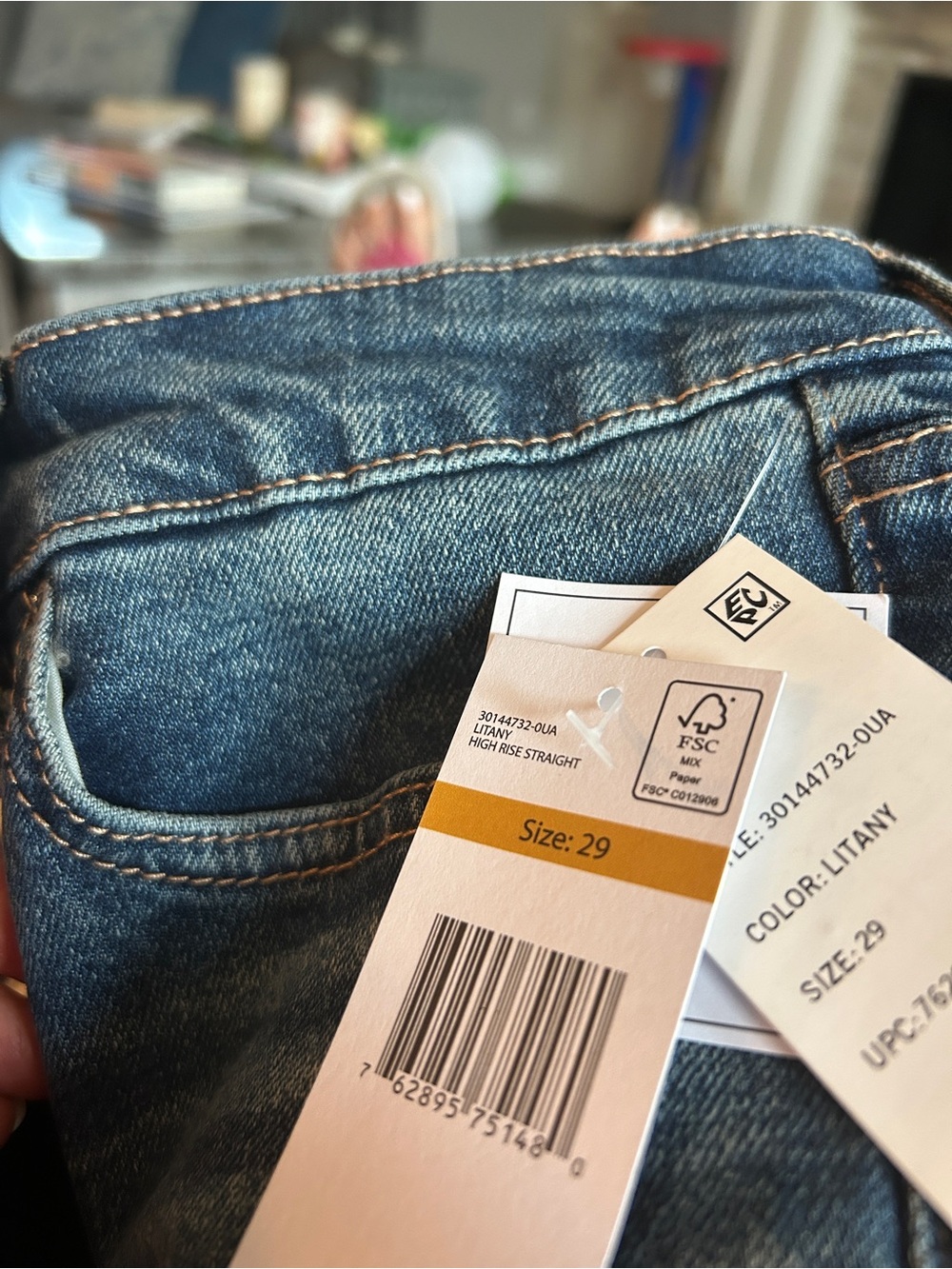 NWT ! Brand: FRAYED Women's High Rise Straight Leg Jeans, Color: Litany, Size 29 - Picture 11 of 13